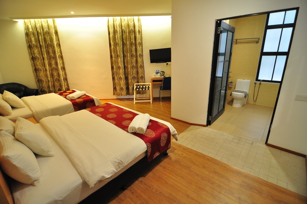 1 Million Hotel 21/75