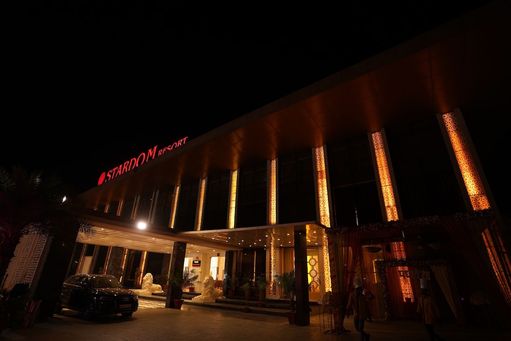Stardom Hotels & Resort 12/48