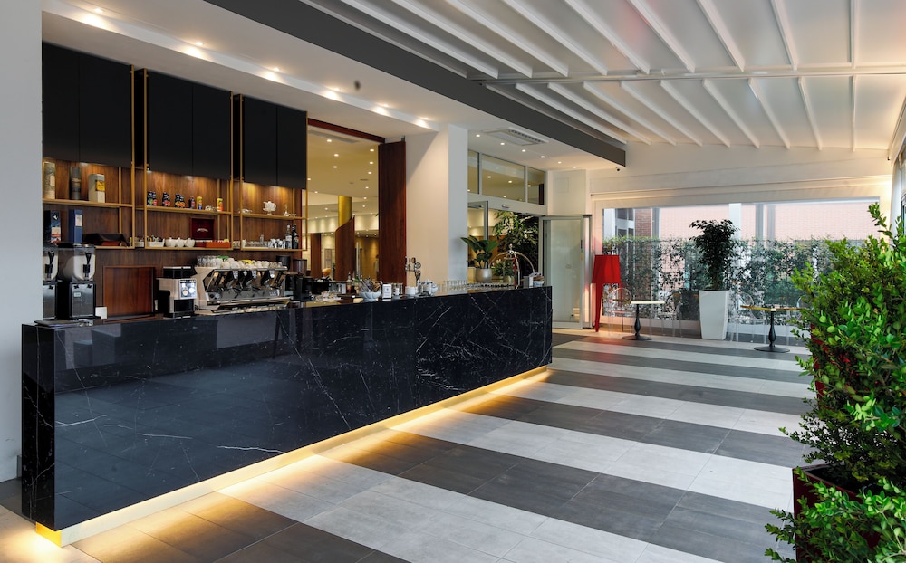 The Sydney (ex Novotel Bologna Fiera) 8/69