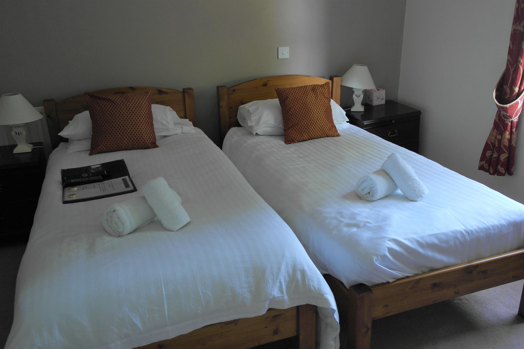 Classic, Twin Beds