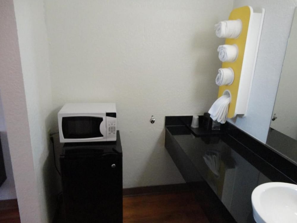 Motel6 Round Rock, TX 56/57