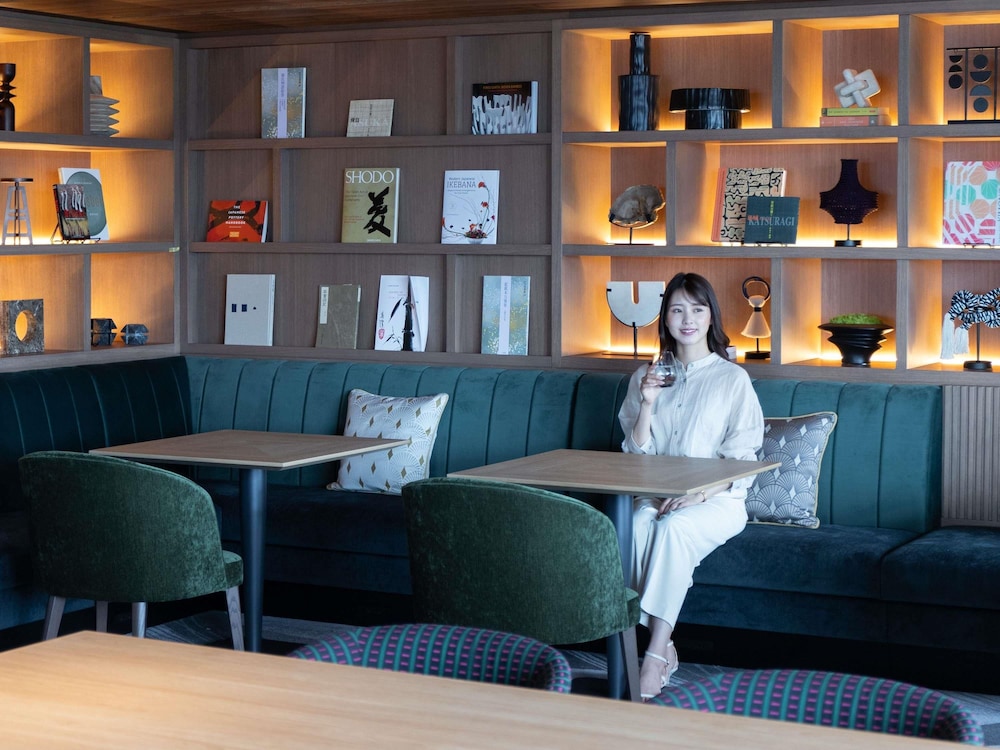 NOVOTEL NARA 64/84