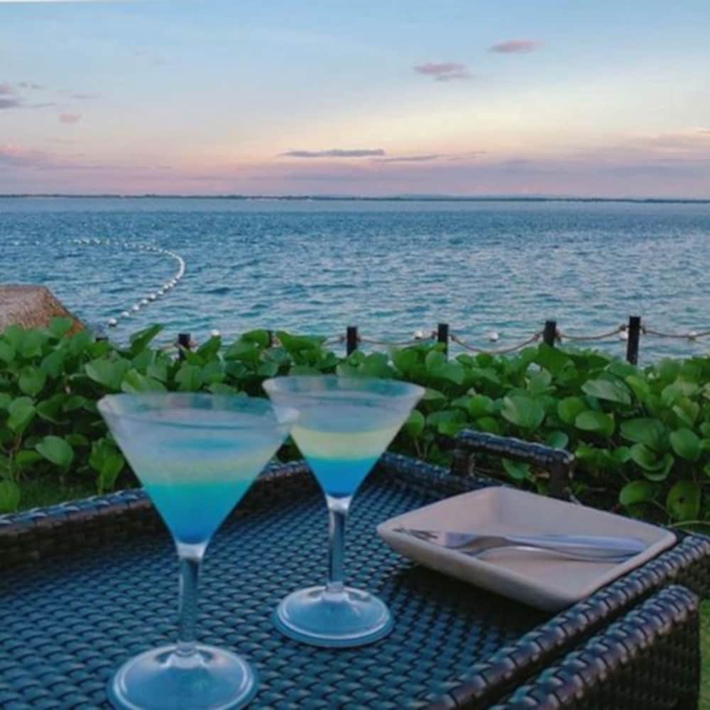 Crimson Resort & Spa Boracay 54/62