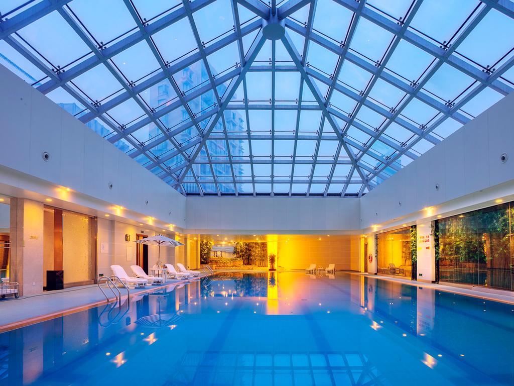Hongrui Jinling Grand Hotel Hefei 10/19