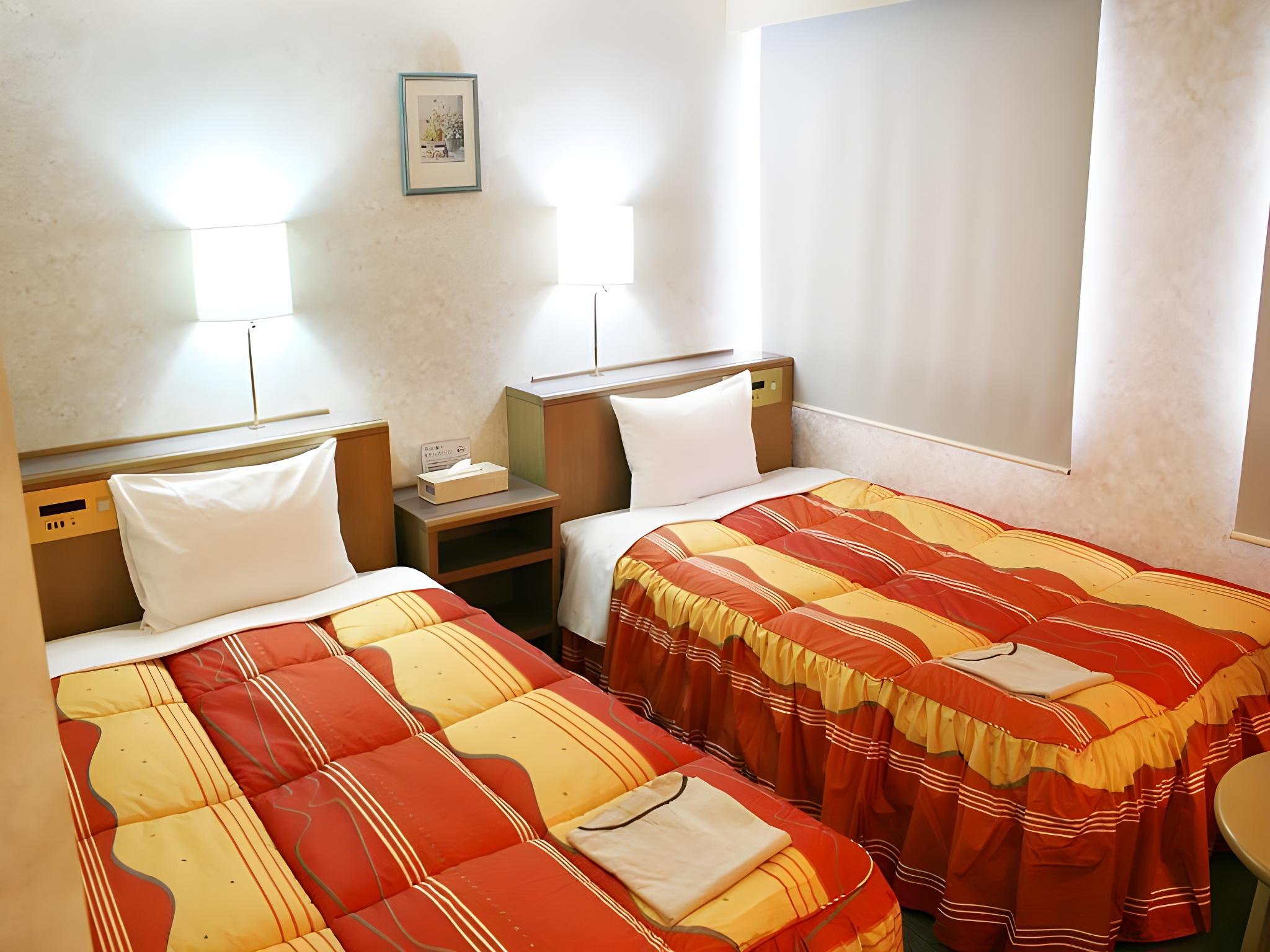 Room, Twin Beds