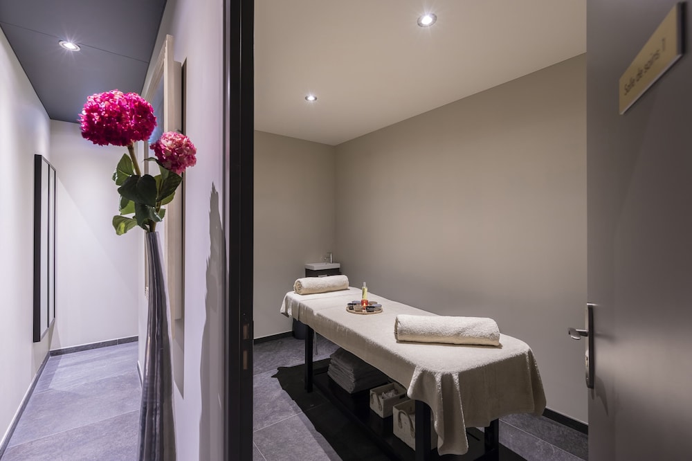 Hotel de l Abbaye Le Tronchet Saint Malo 50/50