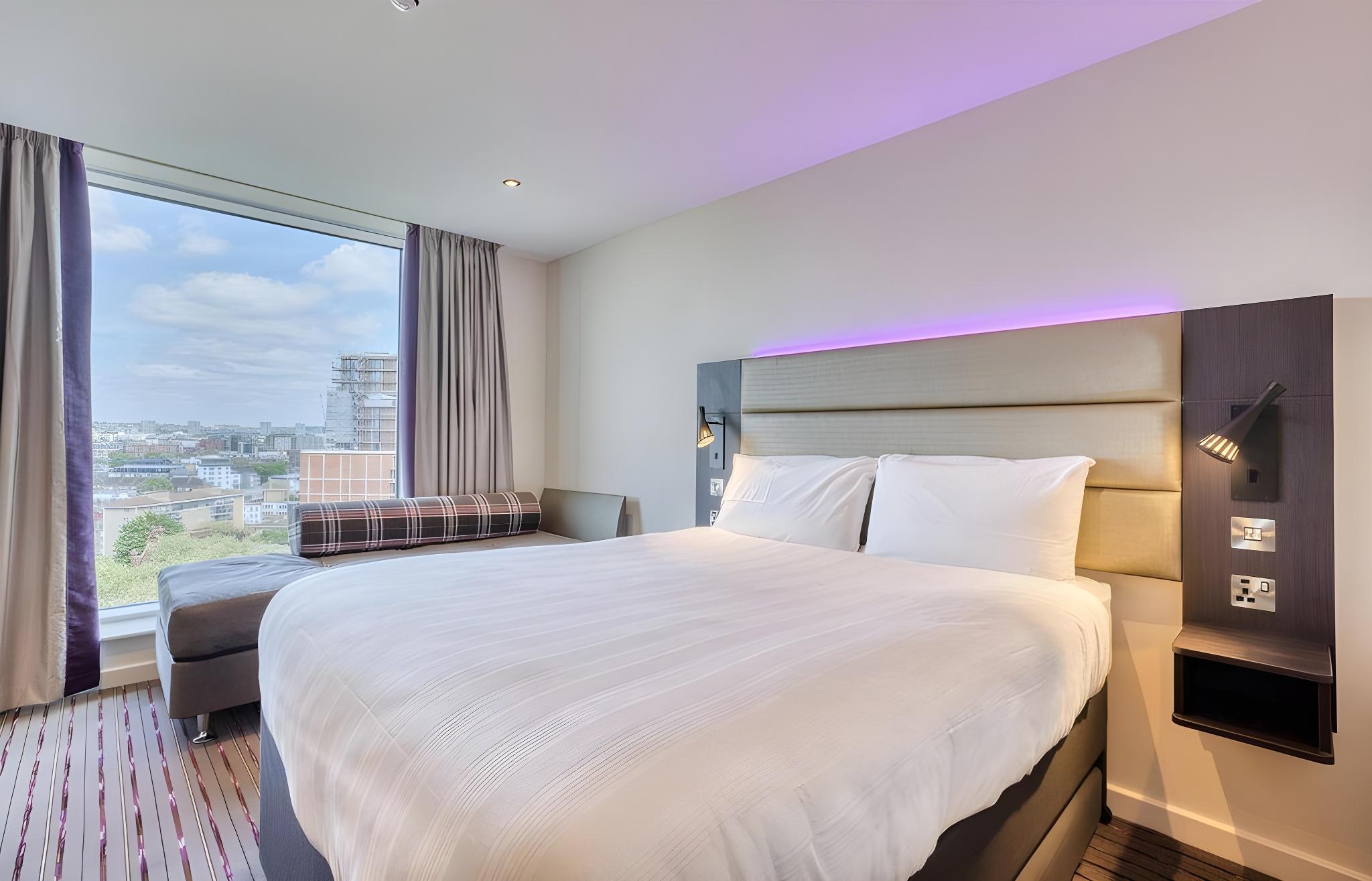 Wet, Double Bed, Accessible