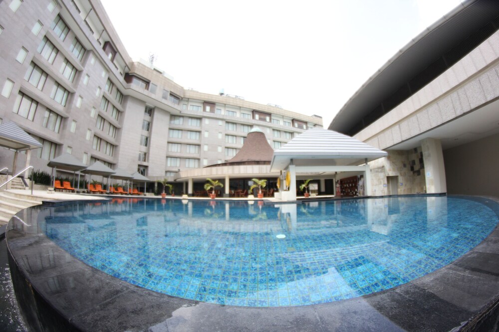 Labersa Grand Hotel And Convention Center 8/48