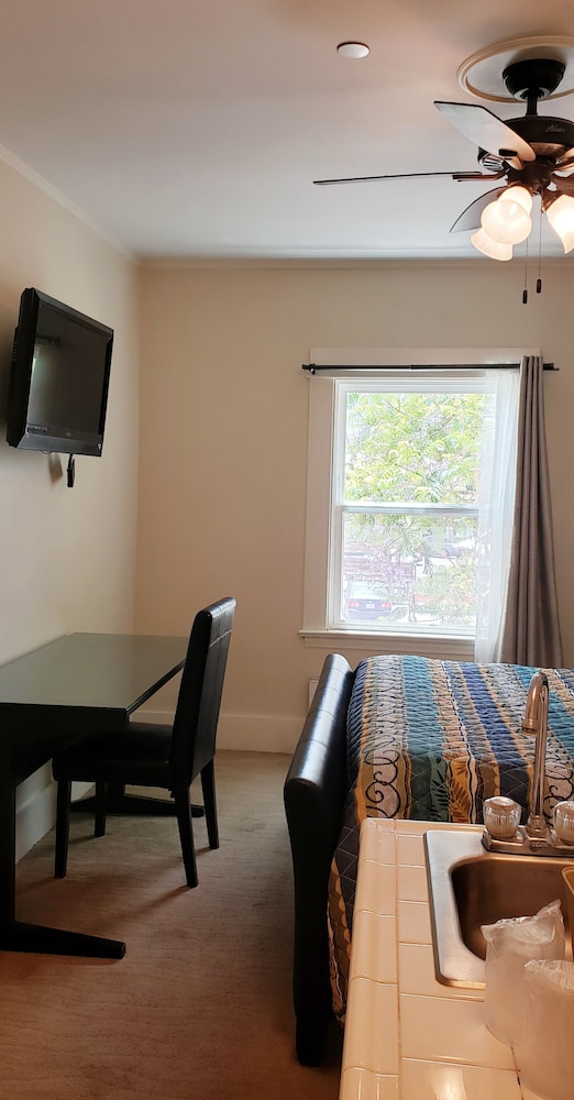 Santa Paula Inn 34/56