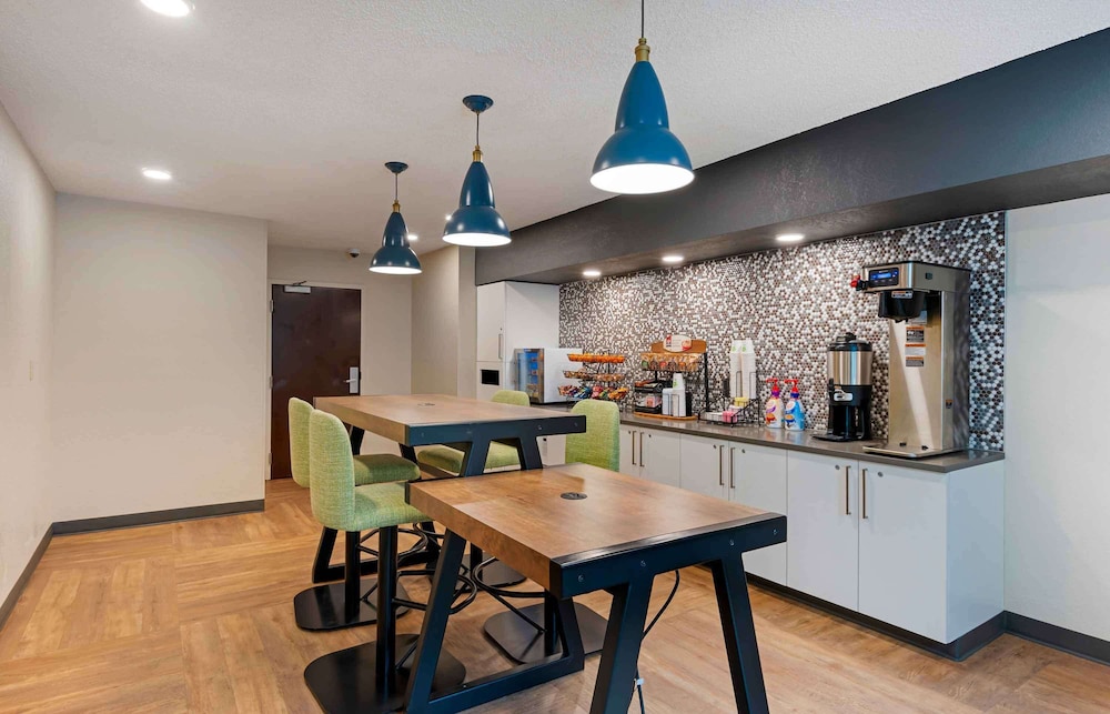restaurant cafeteria