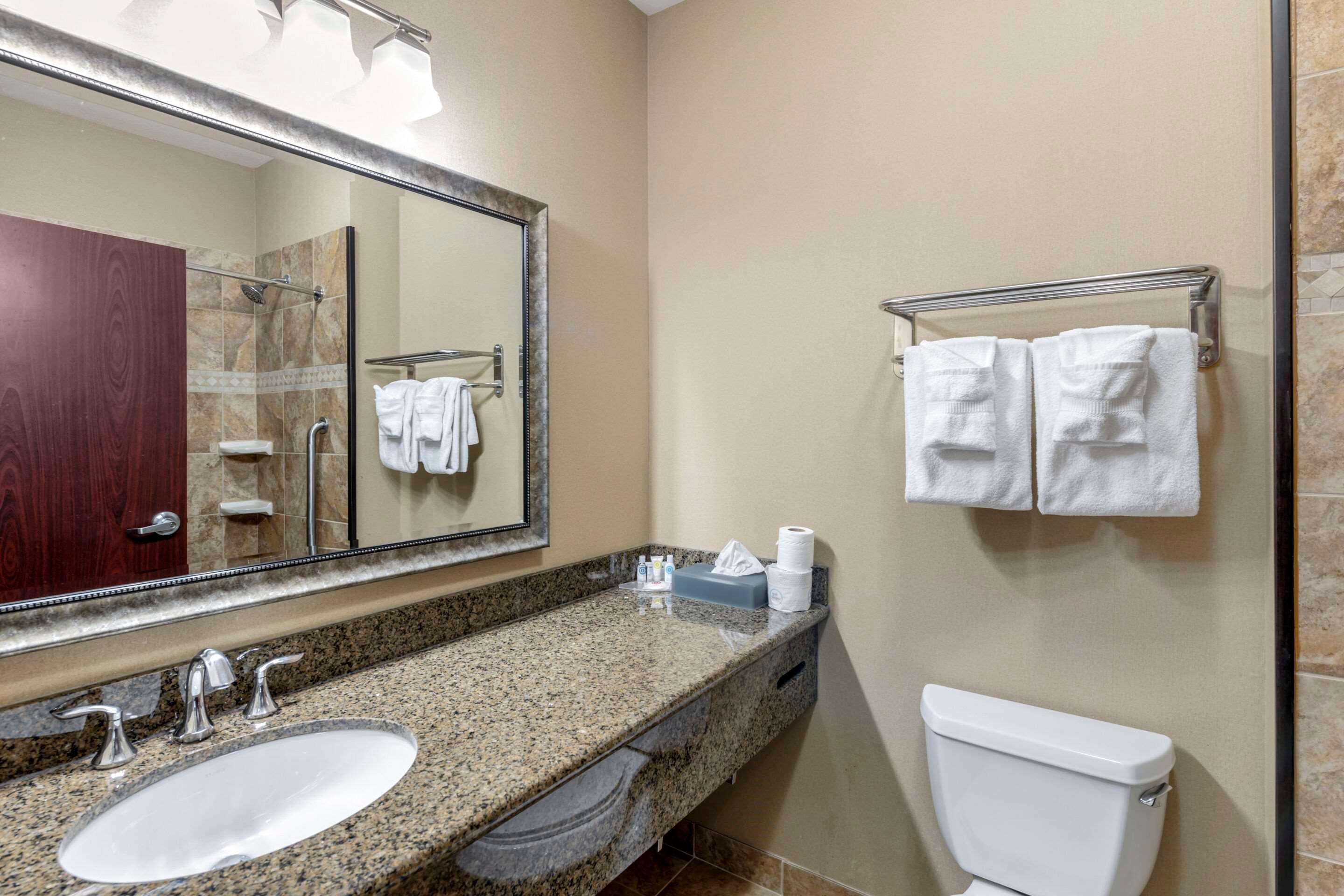 Room, 2 Queen Beds, Comfort Inn and Suites Fort Worth Fossil Creek 5/5