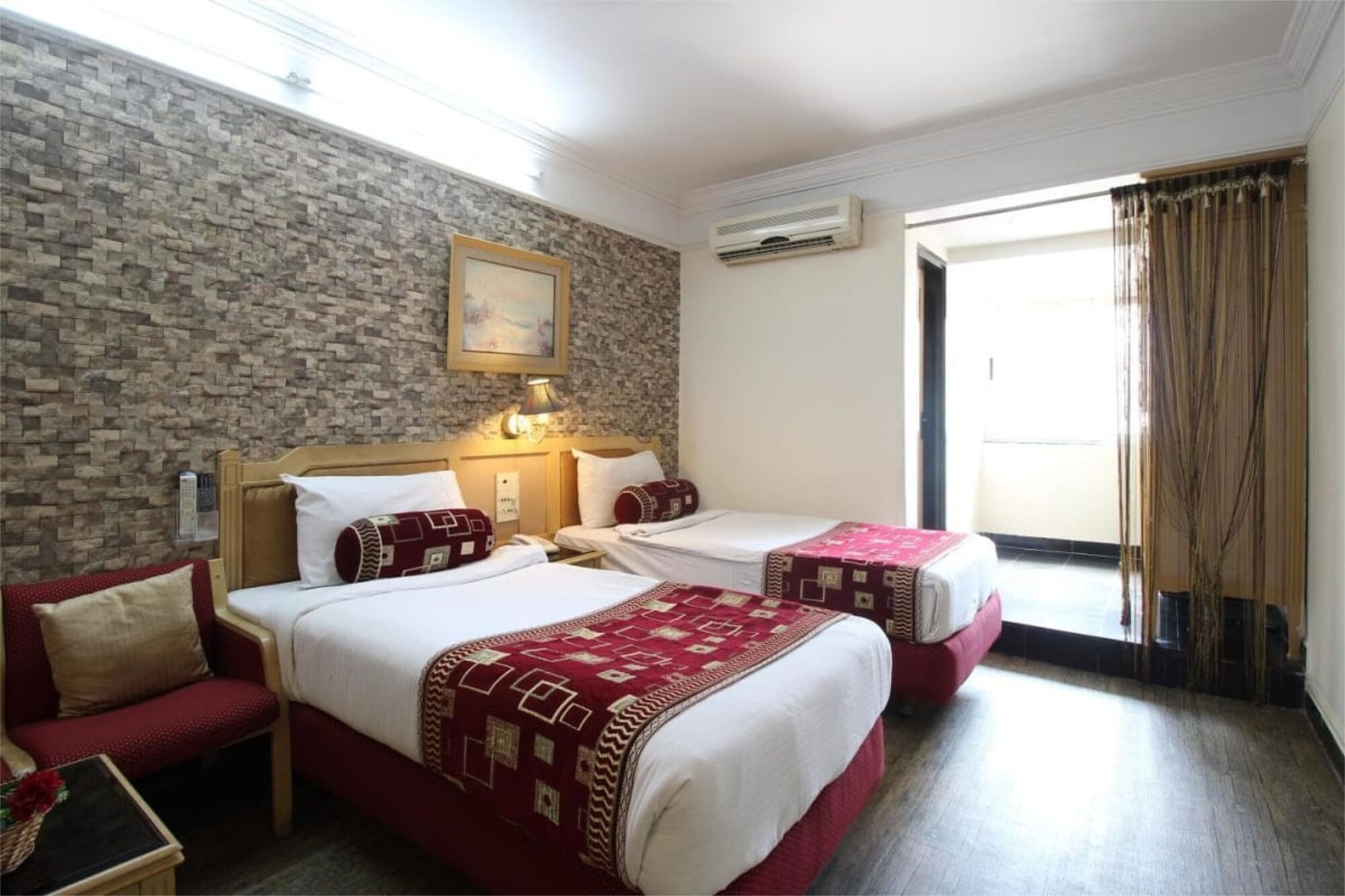 Executive, Twin Beds