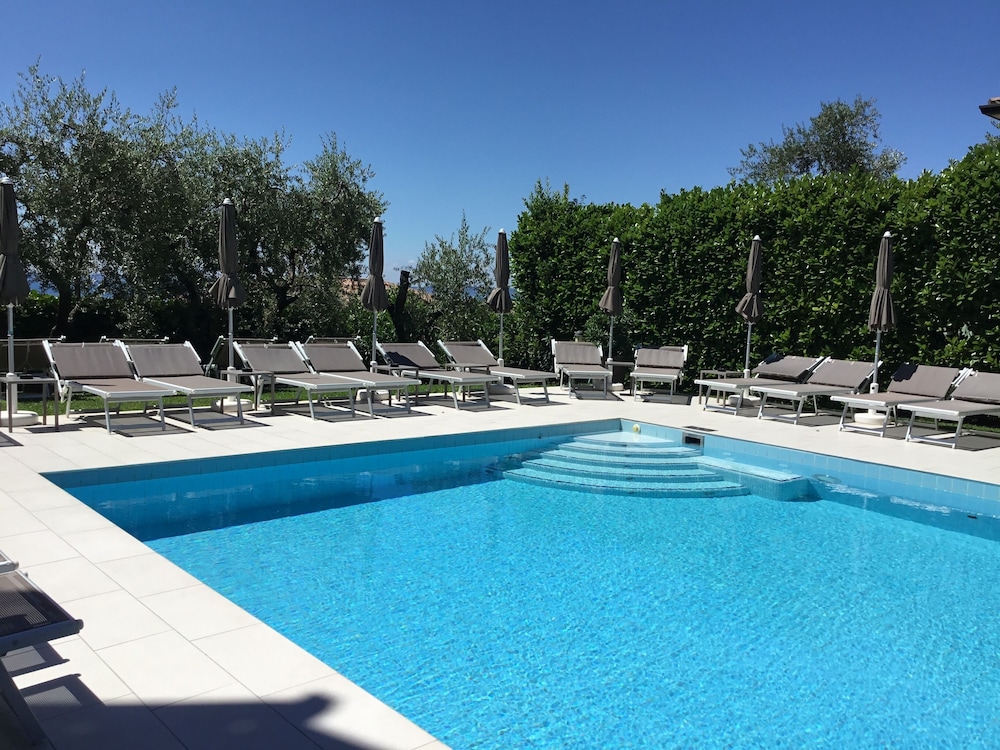 Hotel Villa Cà Nova 11/41