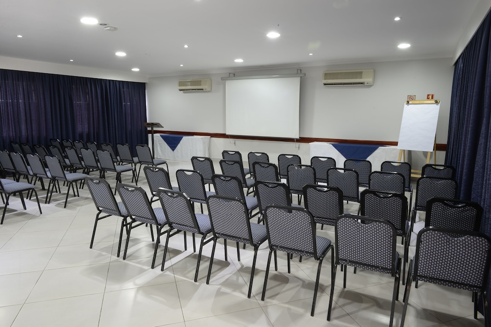 COLONIAL PLAZA HOTEL 19/22