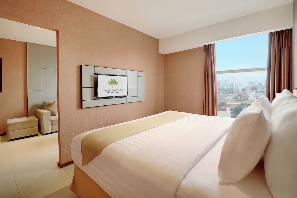 CLUB, DOUBLE BED, CITY VIEW