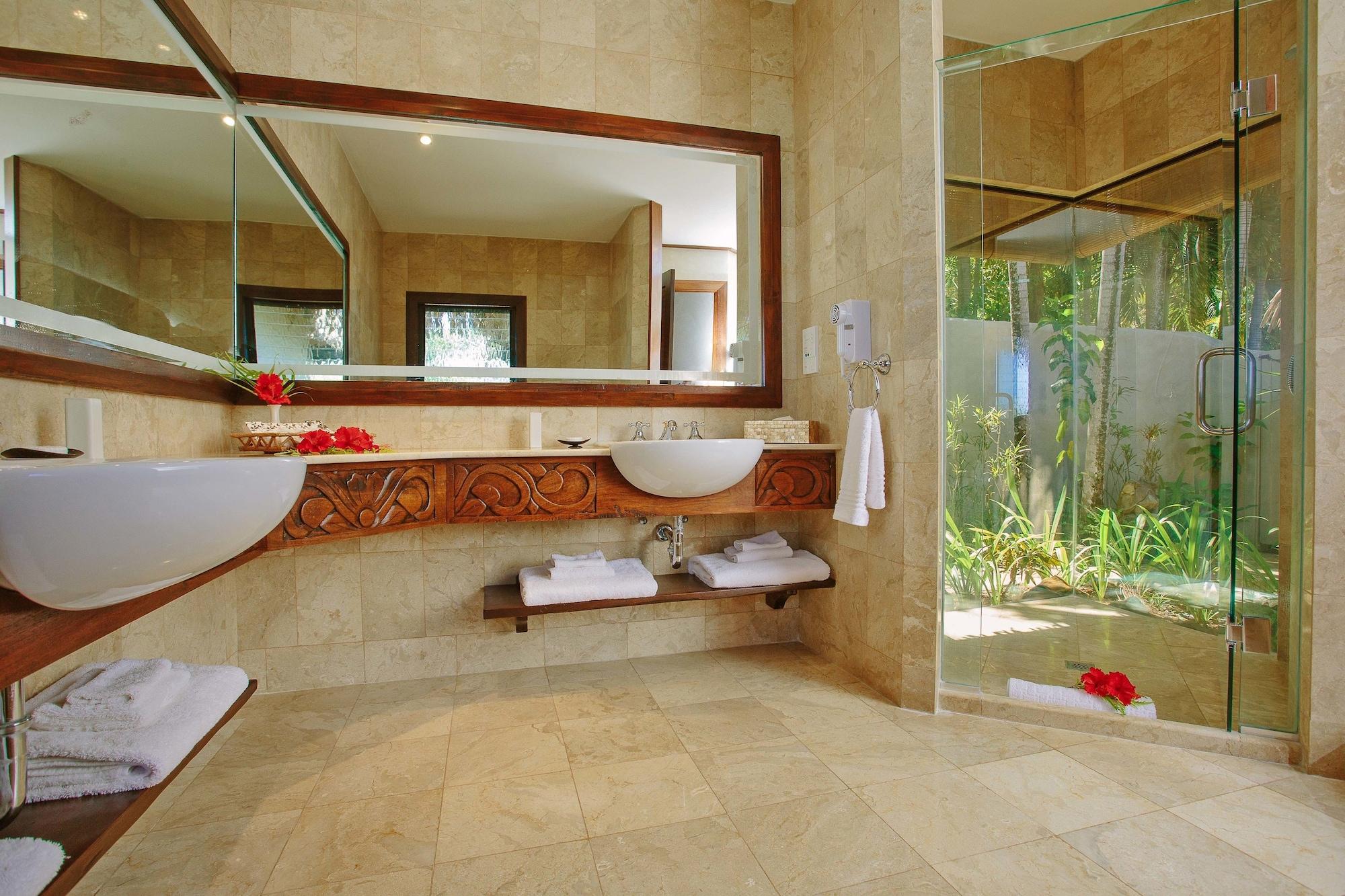 Plus, Premium, Bungalow, Beach Front