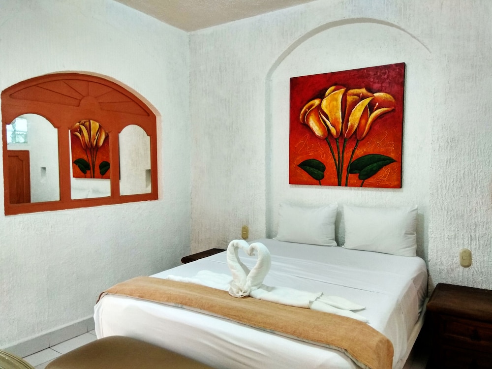 2 BEDROOMS, JUNIOR SUITE, POOL SIDE