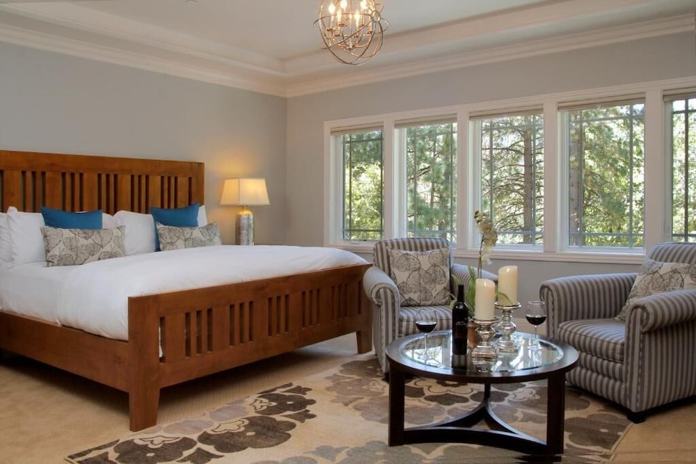 Bliss, King Bed