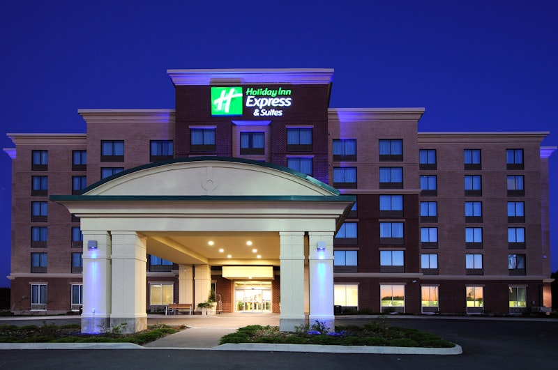 Holiday Inn Express Halifax Airport 2/65