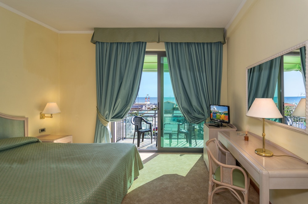Hotel Siesta 22/66