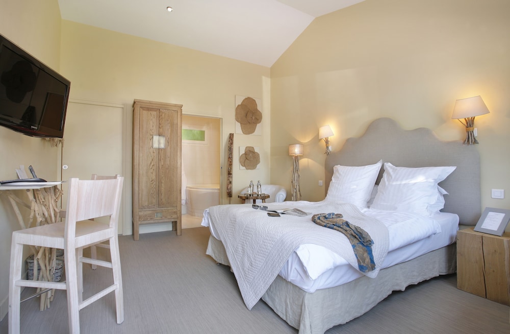 Hotel The Originals Le Cise 25/74
