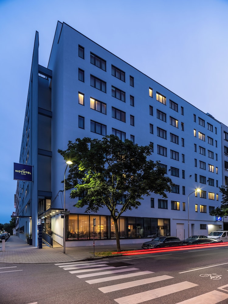 Novotel Suites Wien City Donau 68/72