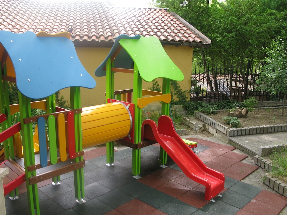 Estreya Park 25/50