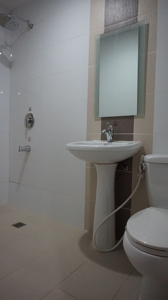 Hotel Sogo Lrt Monumento Station 29/30