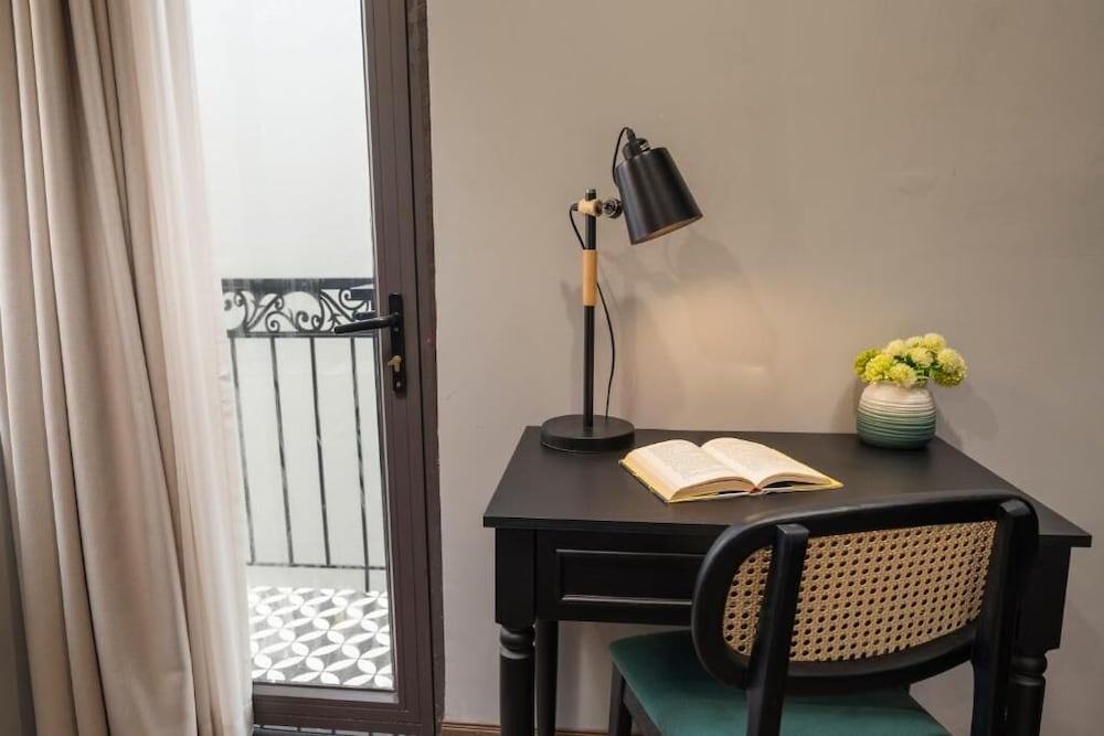Hanoi Embrace Boutique Hotel 33/39