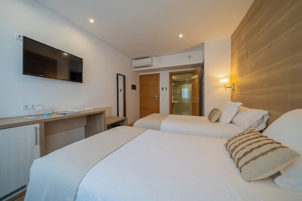 Hostal Menurka 14/50