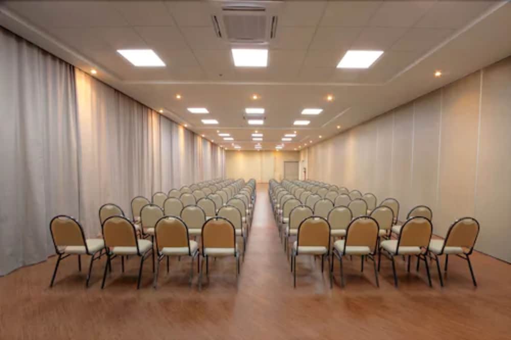 Bristol Portal do Iguacu Hotel 48/54