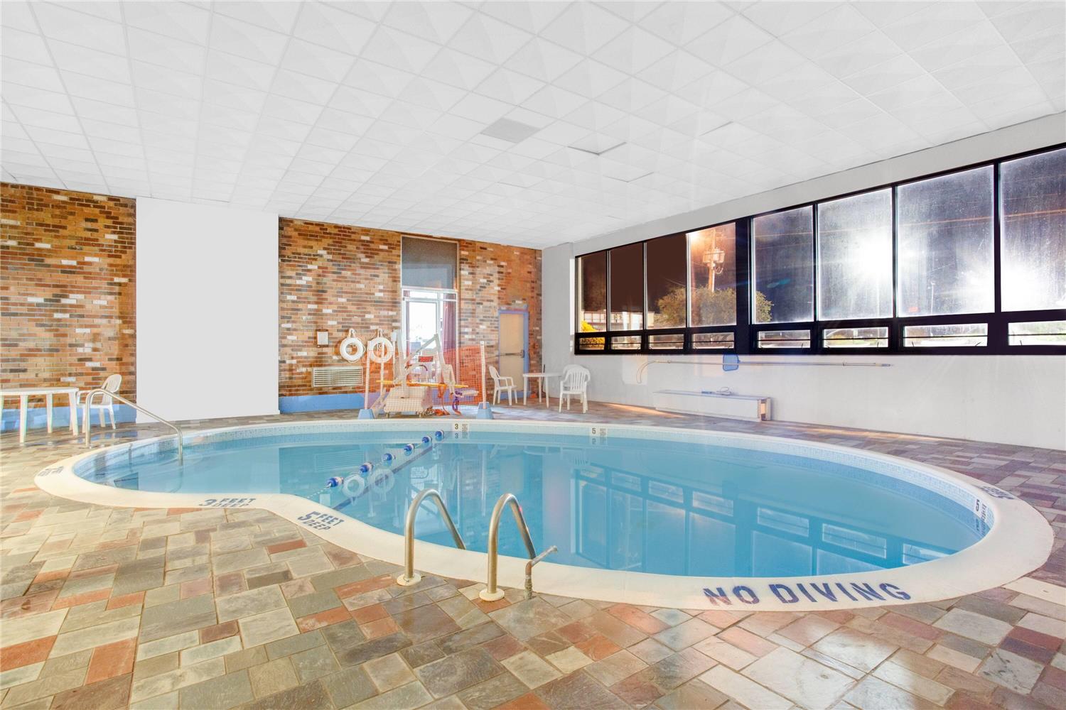 Days Inn By Wyndham Liberty 20/41