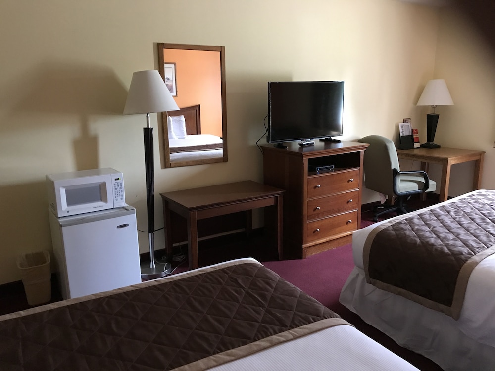 Laketree Inn And Suites Marion 9/34