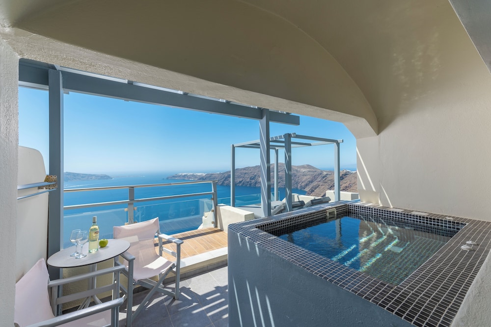 Gizis Cliffside Suites 33/50
