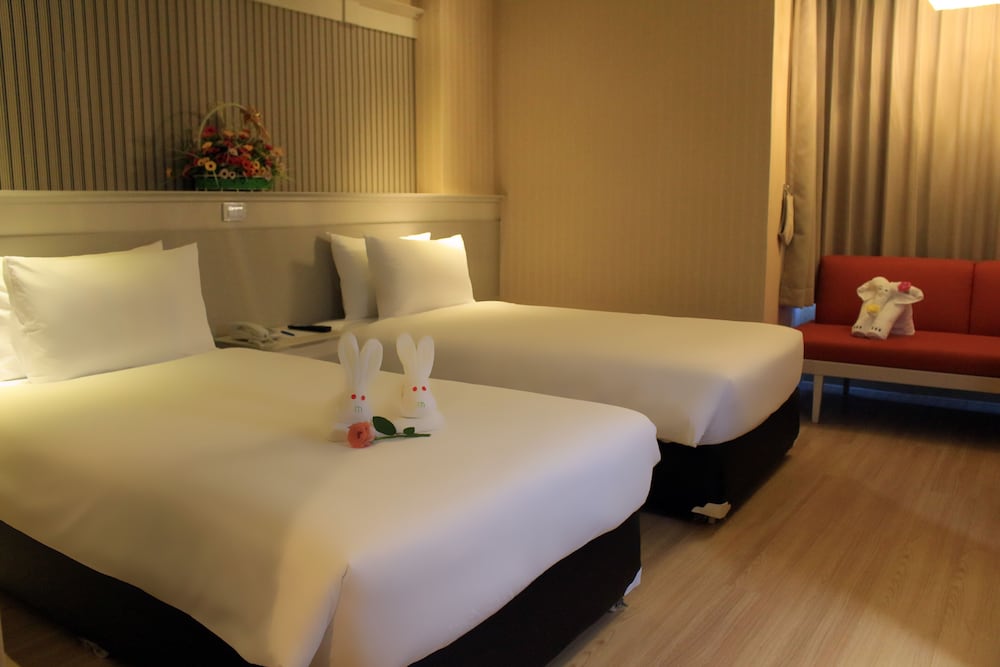 Vwish Hotel 11/80