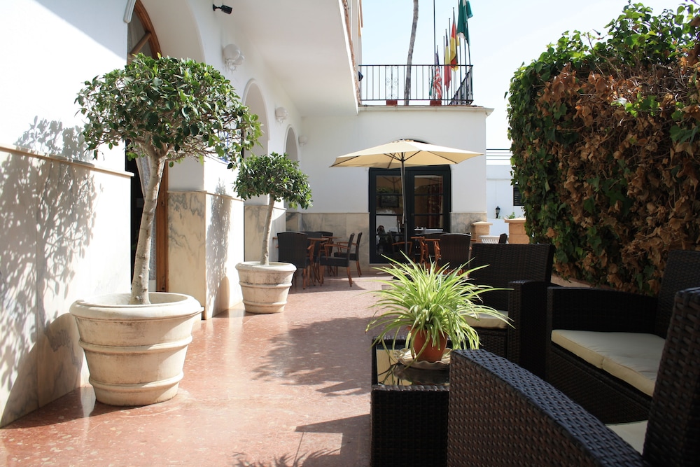 Hotel Arcos de Montemar 45/59