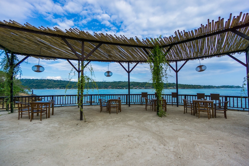 Laguna Reef Huts 39/70