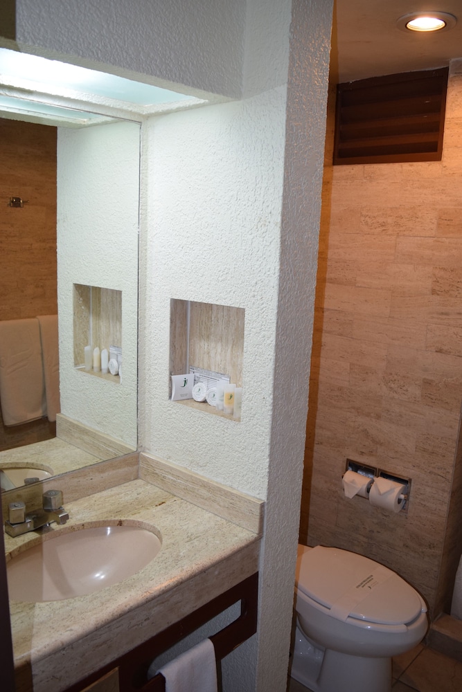 Hotel La Joya 62/62