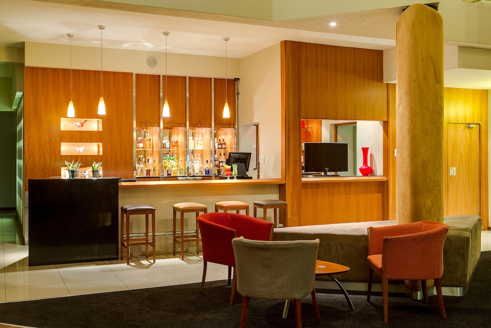 The Oasis Hotel 41/44