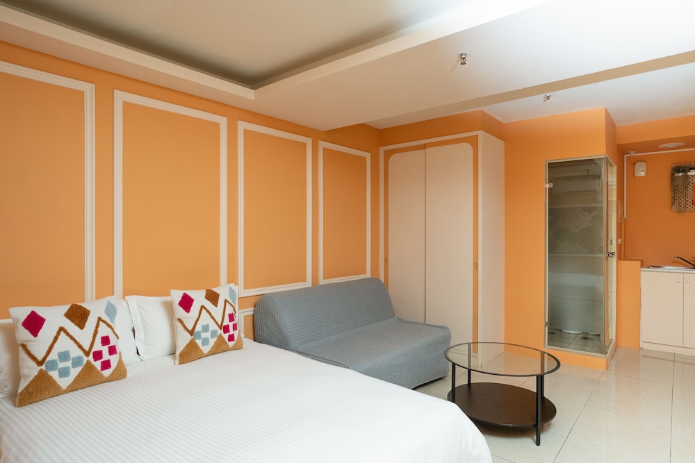 ECONOMY, DOUBLE BED, NO WINDOW