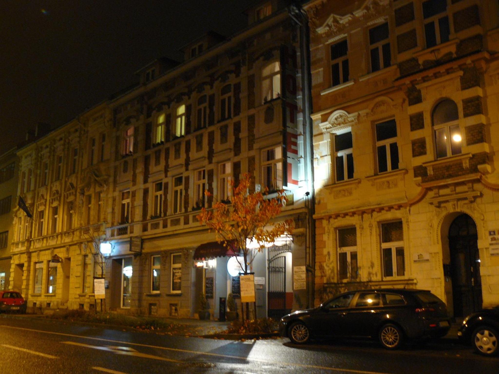 Hotel Clochard 49/56