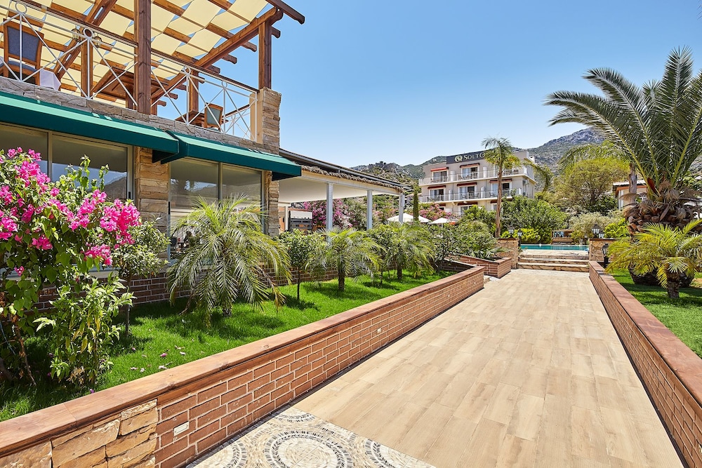 Fi Light Solto Boutique Beach Hotel 25/41
