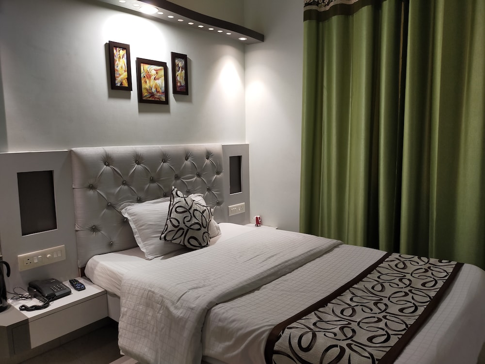 Hotel Prabhat 23/50
