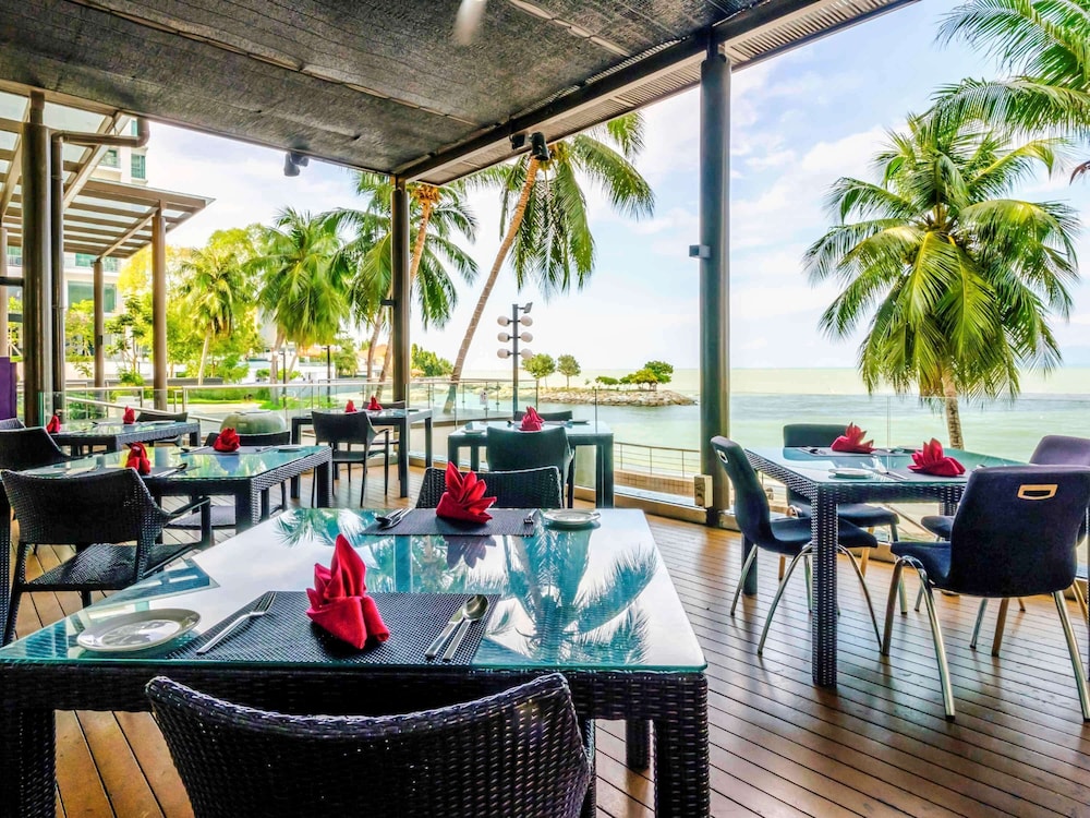 Mercure Penang Beach 41/63