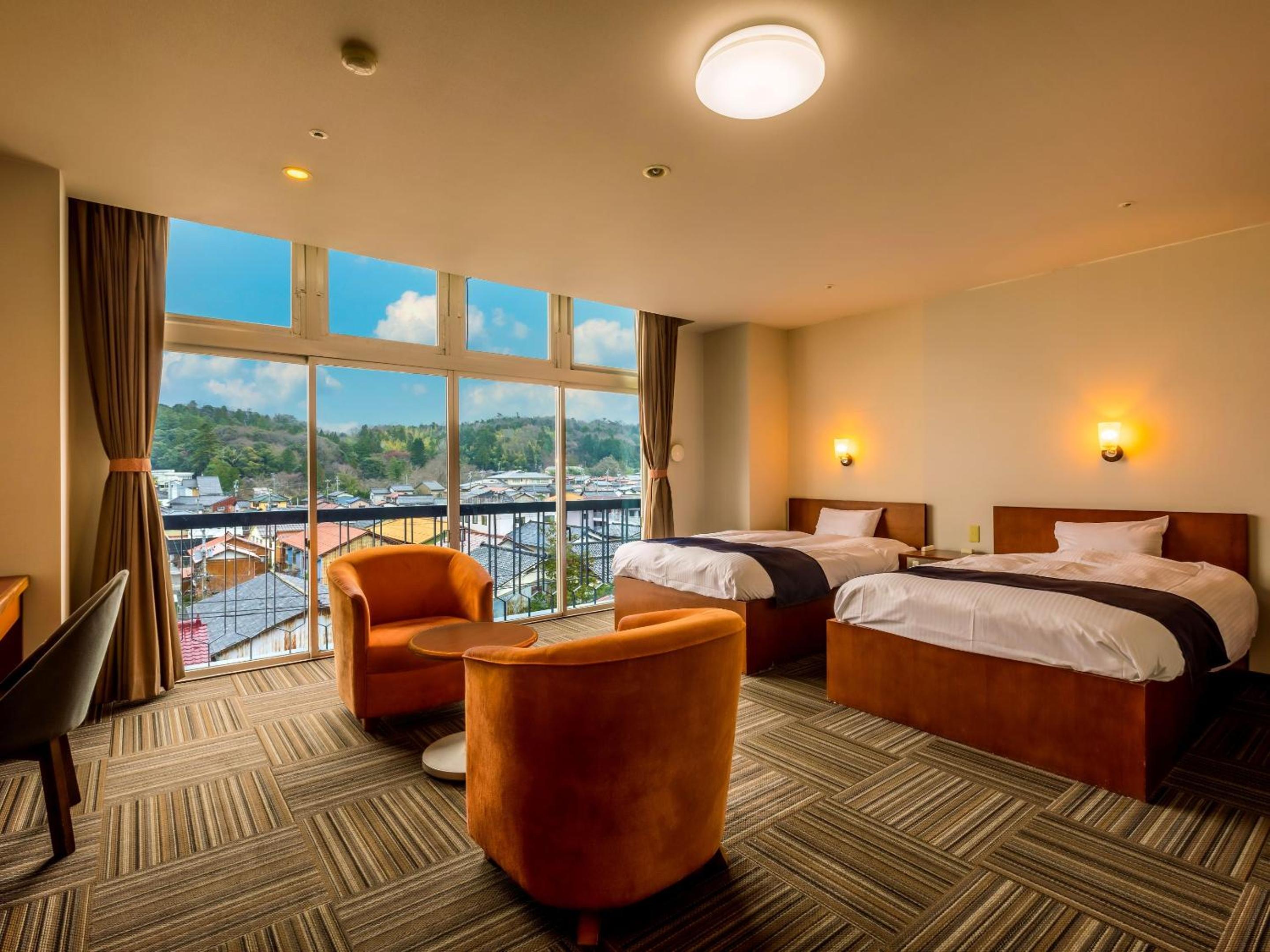 Interior, Standard, Twin Beds, Bathtub