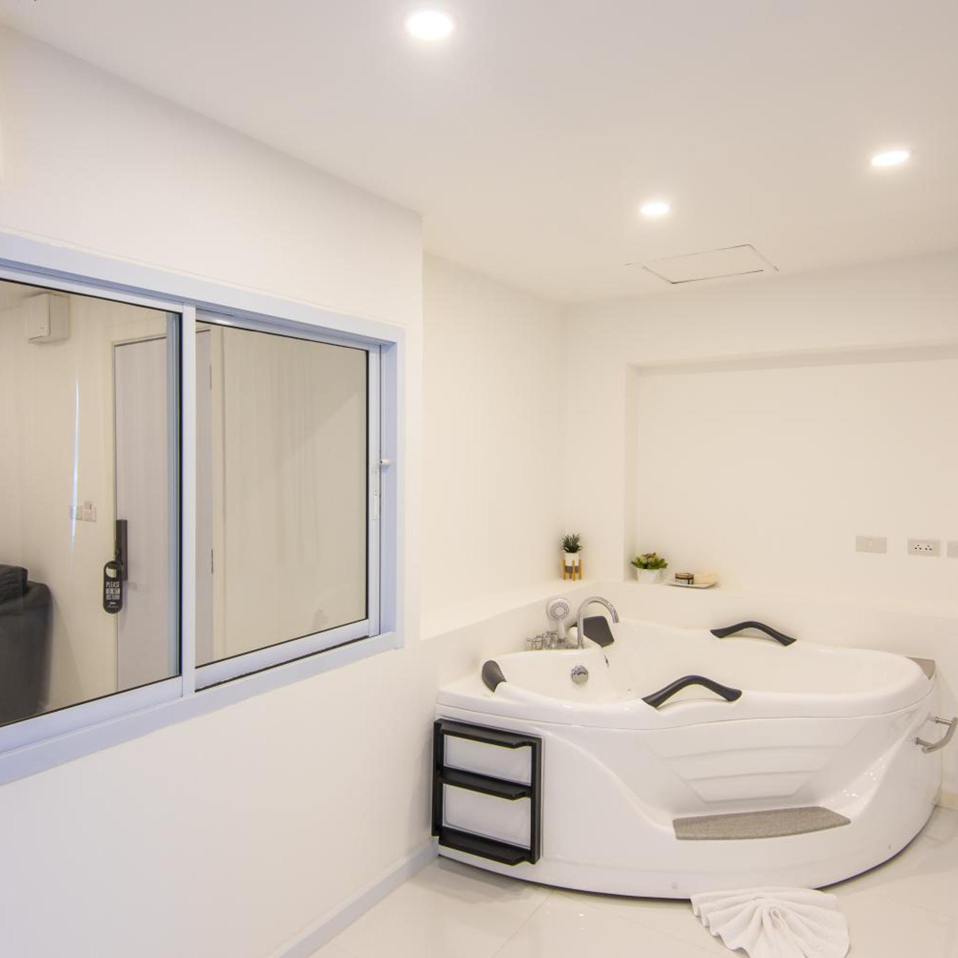 The White Hotel By Charoensri 24/47