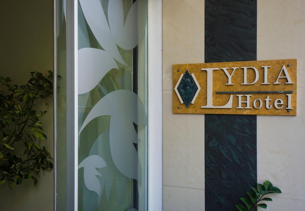 LYDIA HOTEL 28/82