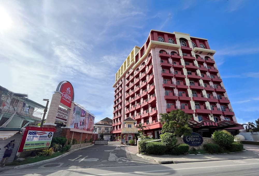 Crown Regency Suites Mactan 65/74