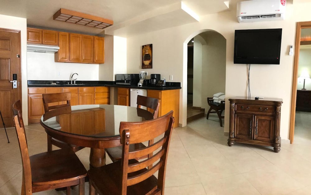 Playa Bonita Resort 59/77