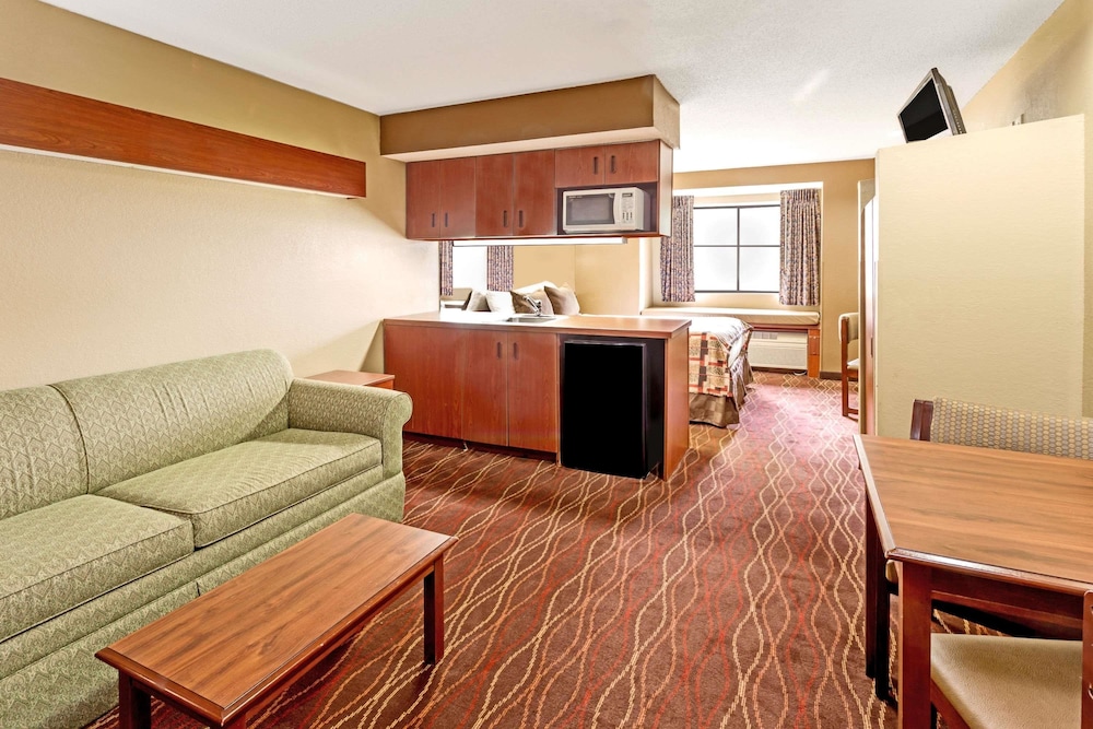 Microtel Inn & Suites by Wyndham Norcross 32/50